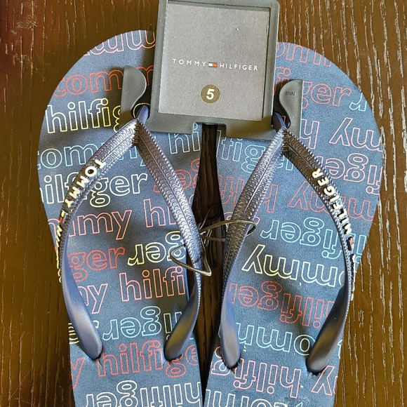 Tommy Hilfiger Flip Flops🩴 - Picture 6 of 13